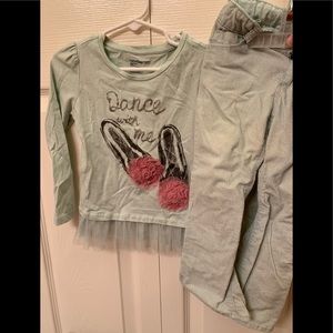 Girls Gap dance outfit